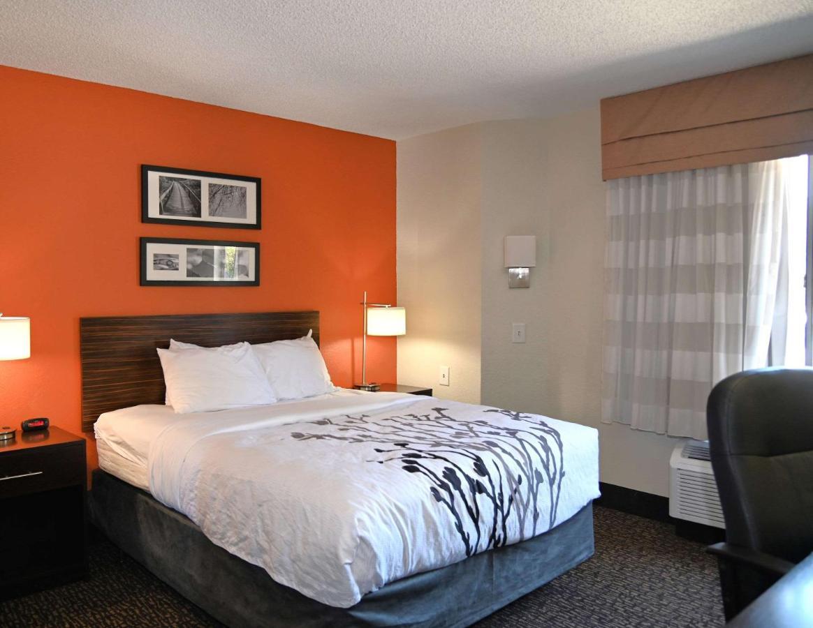 Sleep Inn & Suites Spring Lake - Fayetteville Near Fort Bragg Bagian luar foto